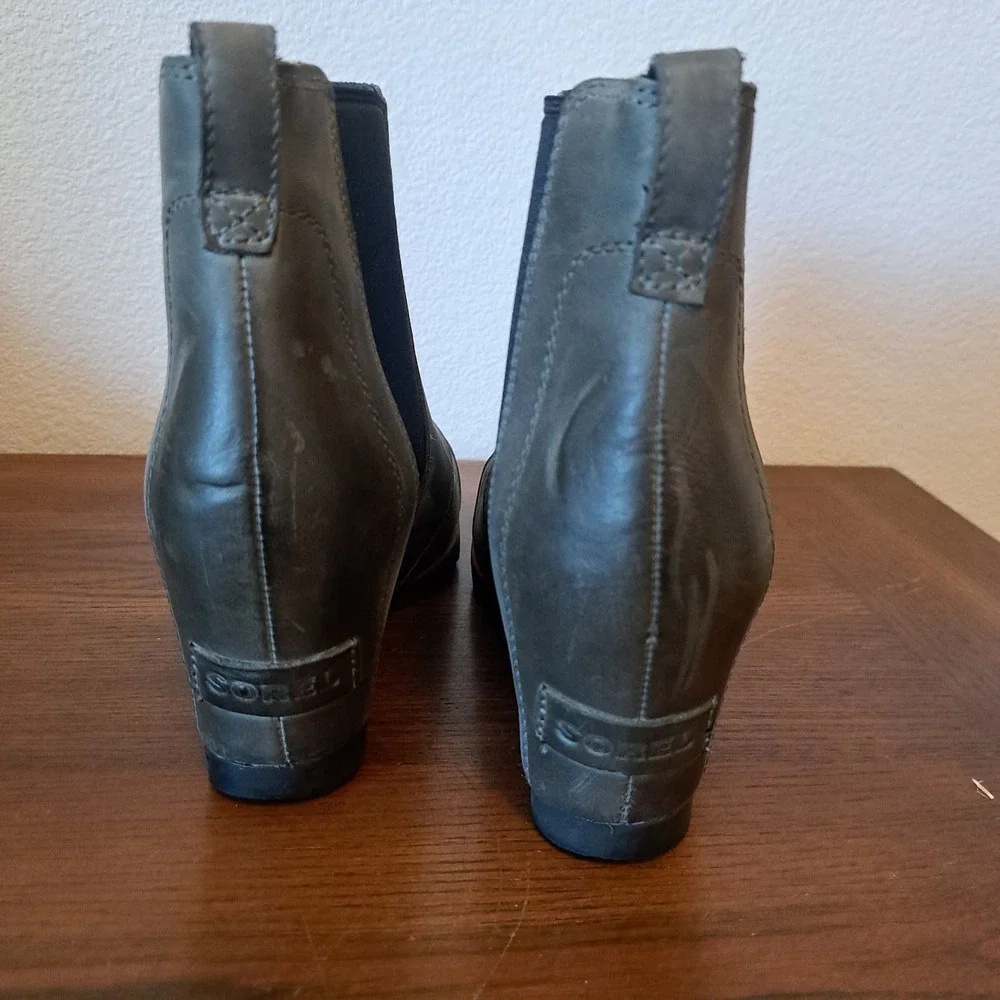 Sorel Joan of Arctic Wedge II Chelsea Boots Grey Leather NL2704-089 Womens 8